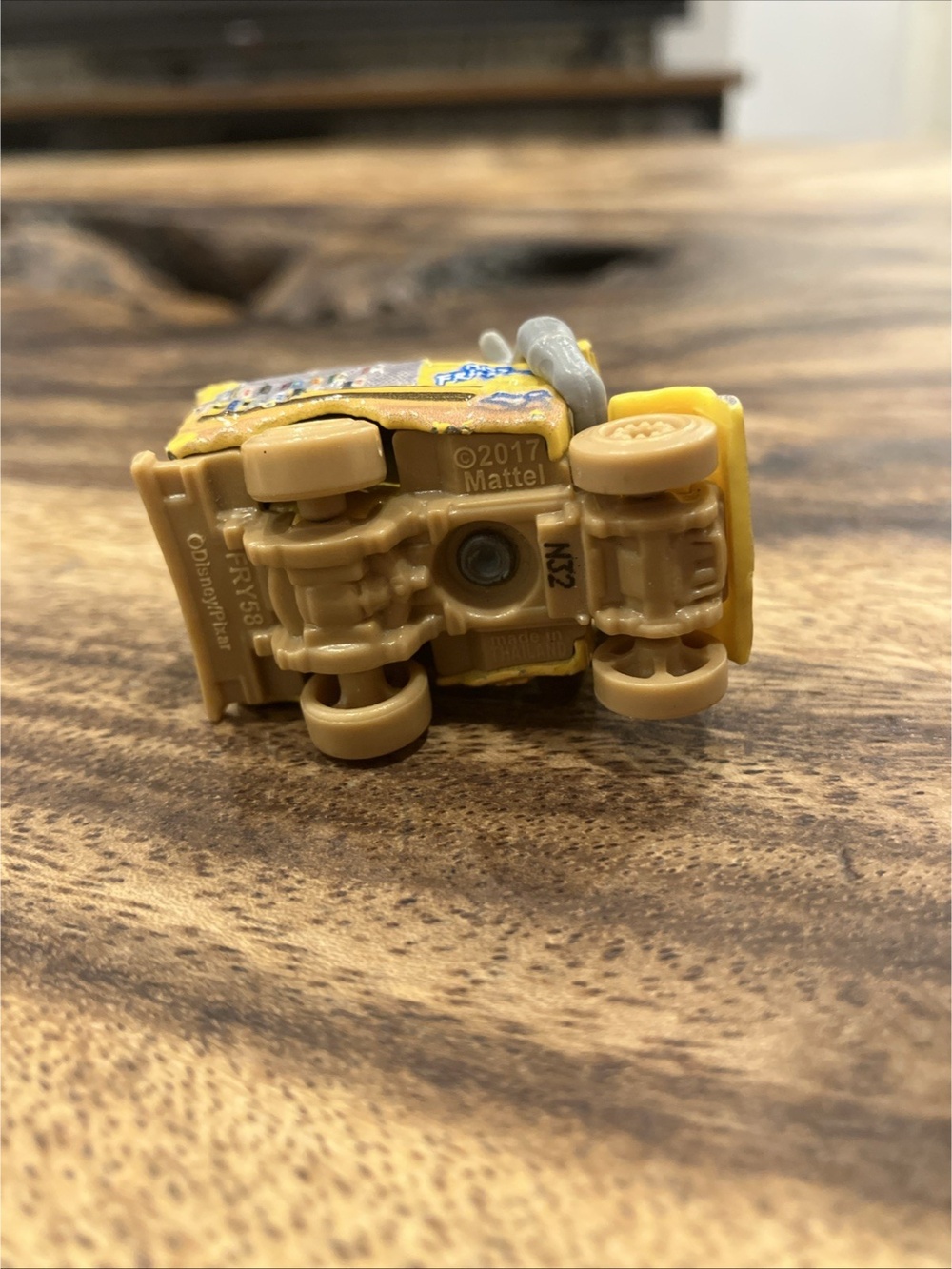 Disney Pixar Cars Mini Racers Thunder Hollow Muddy Miss Fritter Bus 2017 - Picture 5 of 5